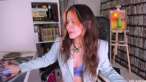 Julia online show from May 9, 9:21 pm