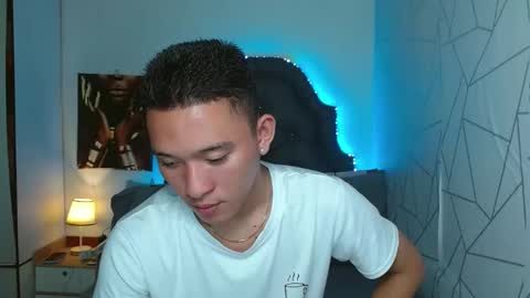 Snapshot of iconicmateo chatting on January 26, 5:45 am Mateo online show from January 26, 5:45 am