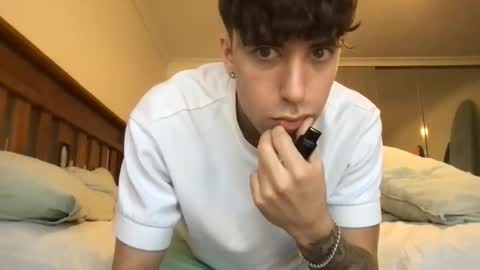 Snapshot of icyninesix chatting on February 19, 3:06 am icyninesix online show from February 19, 3:06 am