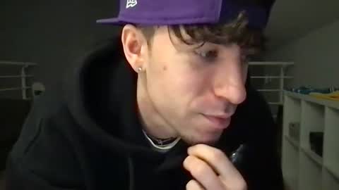 Snapshot of icyninesix chatting on January 31, 9:48 pm icyninesix online show from January 31, 9:48 pm