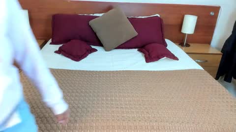 Icy online show from September 24, 10:33 am