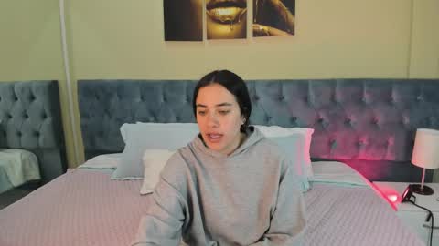 Icy online show from February 4, 11:27 am