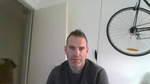 idontknowwhy1 online show from October 24, 8:04 am