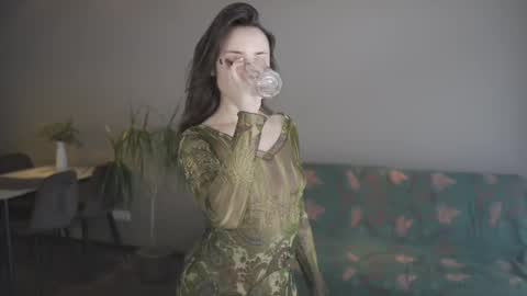 Belle online show from February 26, 1:11 pm