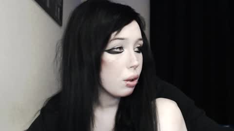 iiiiiiis online show from November 10, 5:27 pm