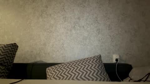 Val online show from March 14, 4:44 pm