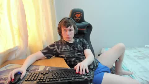 iliaskris online show from April 9, 6:19 am