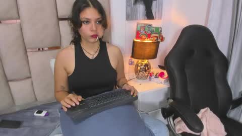 Snapshot of iliy_ chatting on December 29, 11:29 pm ILY online show from December 29, 11:29 pm