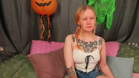 Annie online show from October 31, 6:47 am