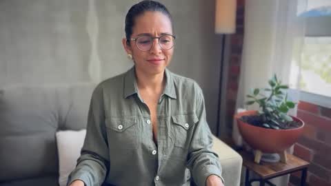 Kloe online show from October 14, 8:01 pm