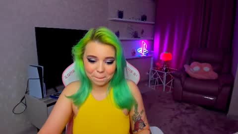 Roxy online show from September 24, 7:09 pm