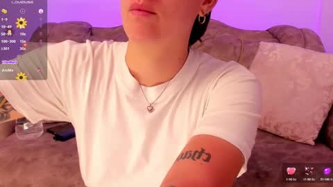 im_jadee_0 online show from March 9, 6:28 am