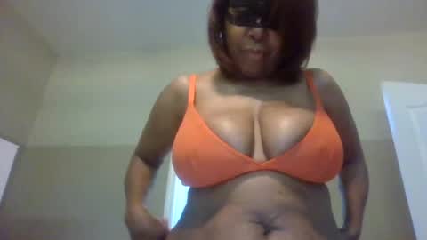 weet exy Cougar online show from May 21, 1:17 pm