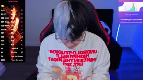 Laia online show from November 18, 1:08 am