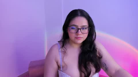 mei mei uwu online show from October 3, 9:34 pm