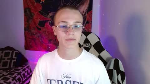 Oliver P online show from November 9, 11:29 pm