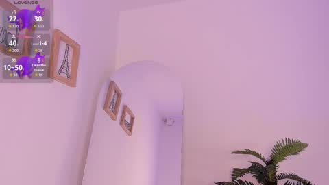 im tiffany  online show from February 6, 4:38 am