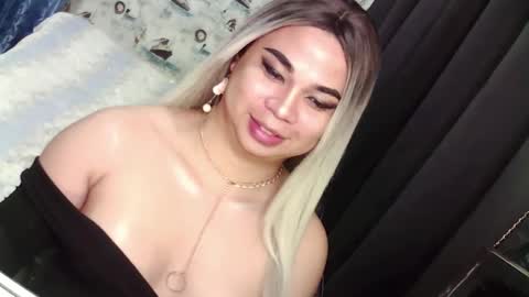 zhy online show from February 18, 7:09 pm