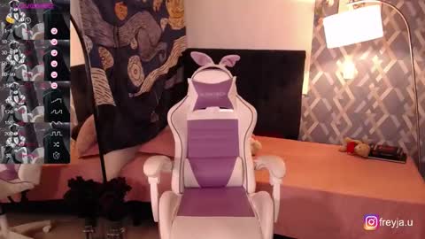 Freyja online show from February 9, 11:15 pm