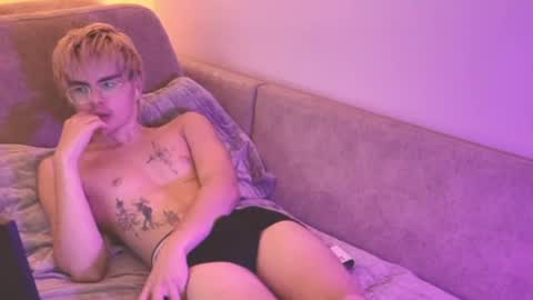 LEO online show from May 4, 7:42 pm