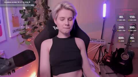 Mia online show from February 27, 1:17 pm