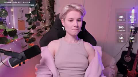 Mia online show from February 9, 10:09 am