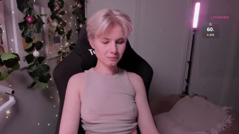 Mia online show from January 11, 8:32 pm