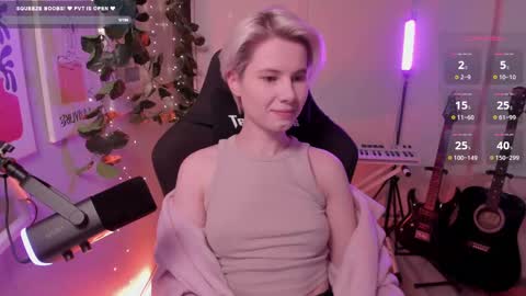 Mia online show from March 3, 10:06 am