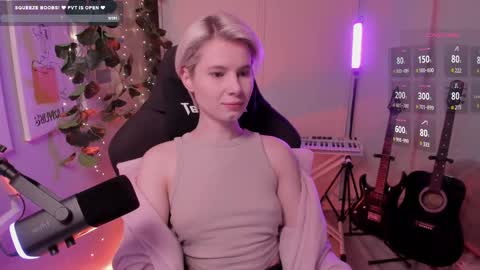 Mia online show from March 4, 10:13 am