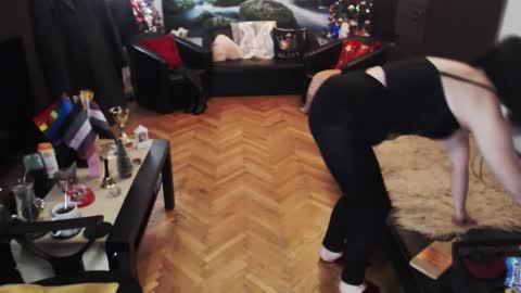 Empress online show from December 13, 8:26 pm