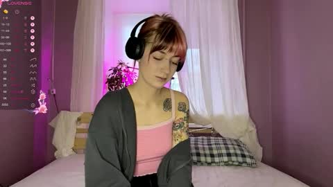 Dina online show from March 9, 1:27 pm