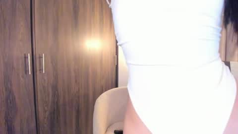 sarah online show from April 8, 9:18 pm