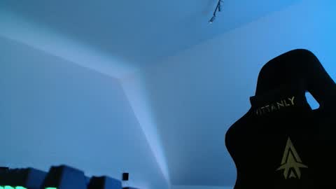 Flummi online show from November 3, 2:29 pm