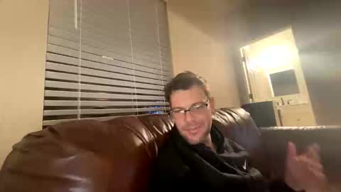 imshyguy32111 online show from November 28, 9:49 am