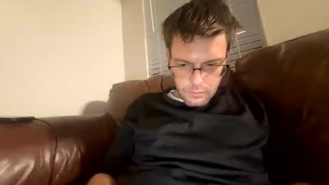 imshyguy32111 online show from November 27, 8:22 am