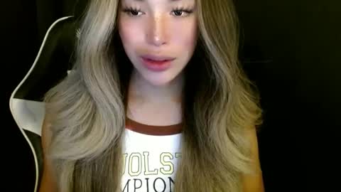 Queen Gwen online show from November 8, 4:59 am