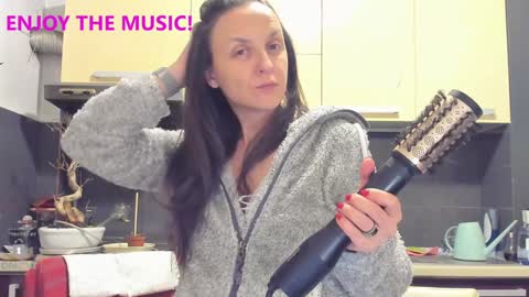 Snapshot of inakush chatting on January 3, 11:55 pm Ina Kush online show from January 3, 11:55 pm