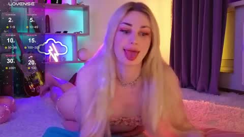  Dina  Help me reach 100 likes  online show from April 18, 9:04 pm