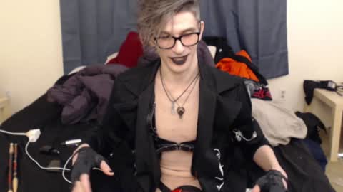 Snapshot of incubussy_x chatting on January 13, 3:12 am Incubussy X online show from January 13, 3:12 am