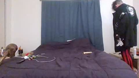 Snapshot of incubussy_x chatting on January 16, 3:02 am Incubussy X online show from January 16, 3:02 am