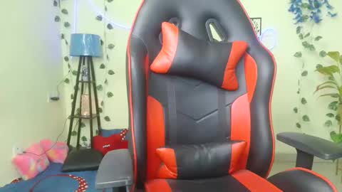 indian_bite69 online show from June 8, 1:39 am