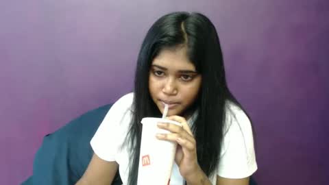 Snapshot of indian_rimmelx chatting on February 14, 12:25 pm Melz online show from February 14, 12:25 pm