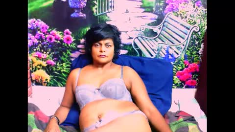 Snapshot of indiancherrypie chatting on March 12, 12:42 am indiancherrypie online show from March 12, 12:42 am