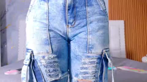 LITTLE AINHOA  online show from October 7, 7:43 pm