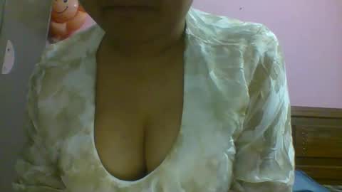 indianelina online show from October 6, 8:43 am