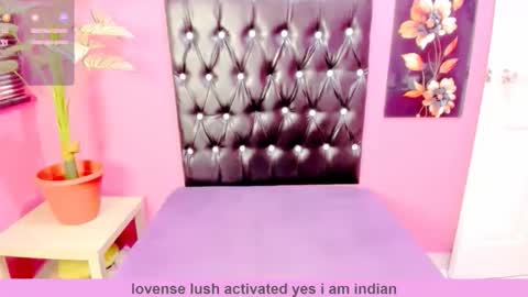 PARADISEQUEEN online show from December 2, 9:40 am