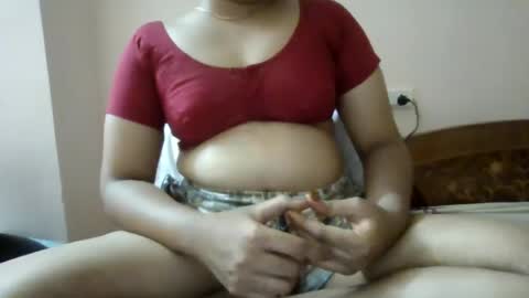 Snapshot of indiangirl2see chatting on February 1, 12:47 pm indiangirl2see online show from February 1, 12:47 pm