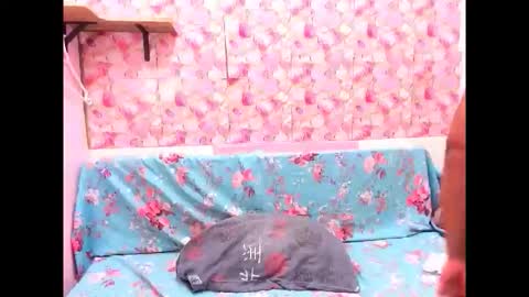 indianpeaches4u online show from March 18, 6:19 am