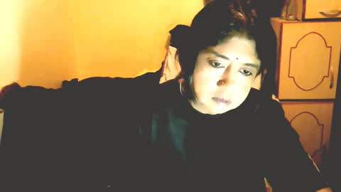 indianpleasures21 online show from March 26, 4:01 pm