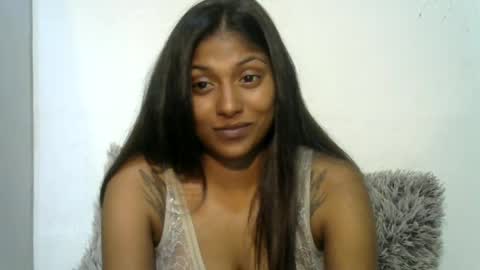 indianqtpie6 online show from June 11, 6:28 pm
